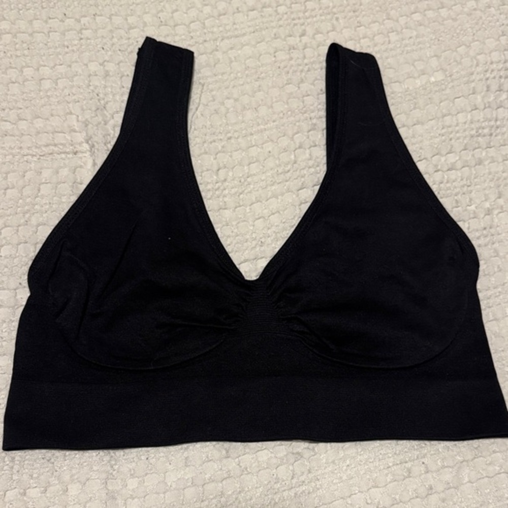 🆕 Rhonda Shear Black Seamless Bra. Brand New!💥💥